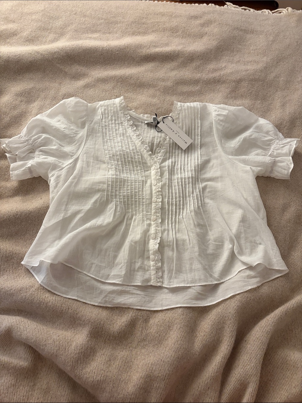 NWT MAISON D’AMELIE Lightweight White 100% Cotton Lace, Ruffle Blouse Size M